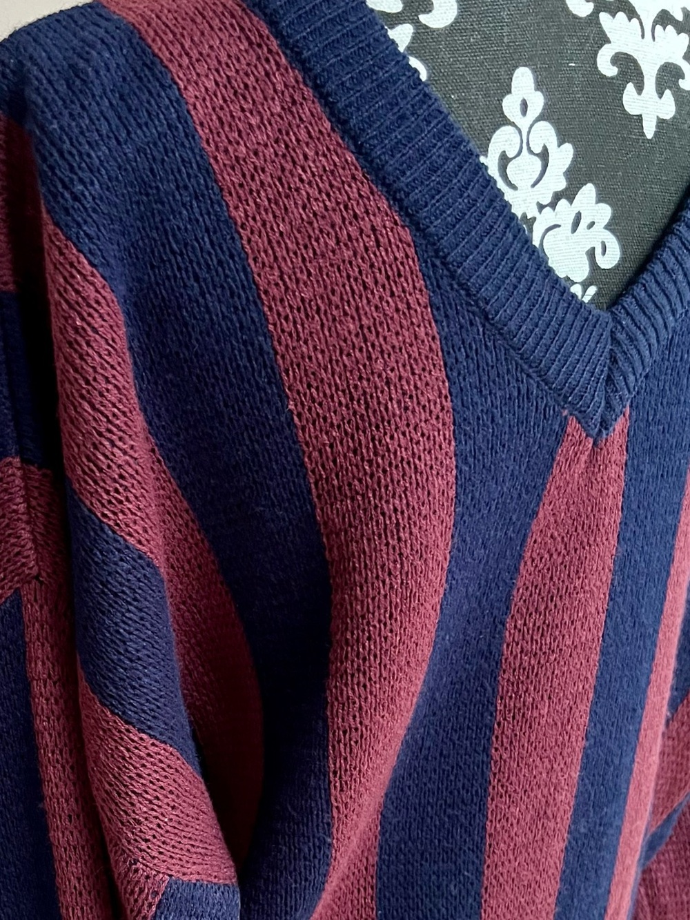 BOTANY 500 Men’s Vintage 80s 90s NWT Striped V-Neck Sweater - Picture 2 of 7